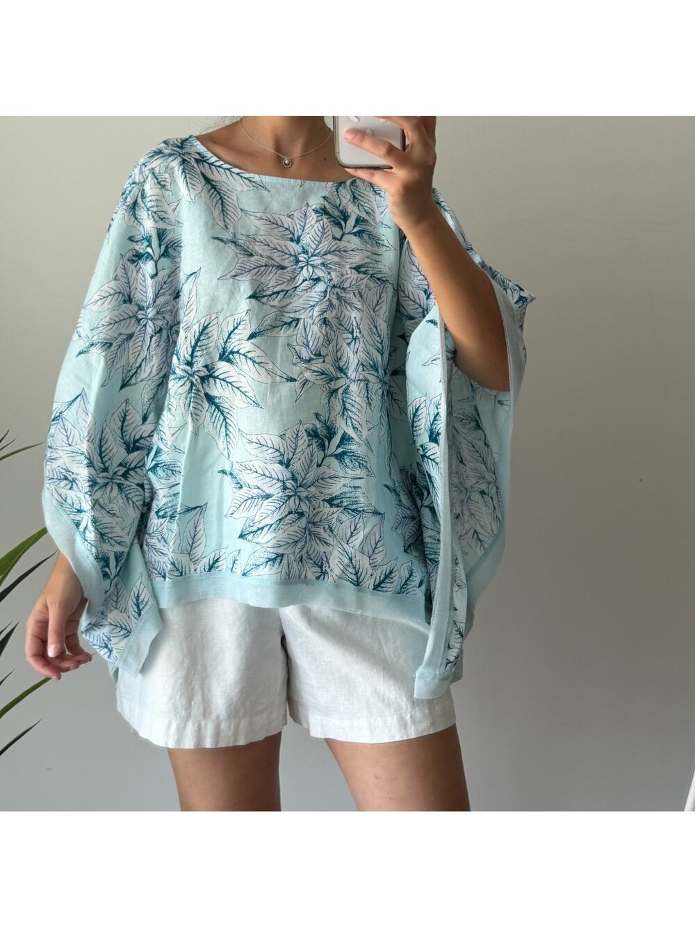100% Linen Poncho Top Medium Light Blue Floral Cape Tunic Lagenlook Boho Resort